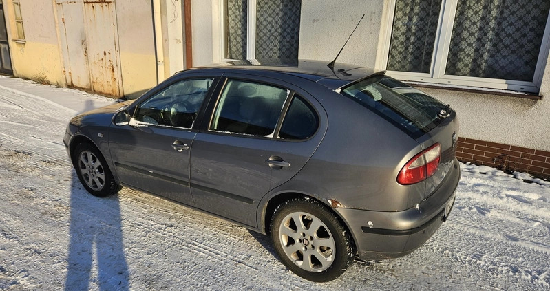 Seat Leon cena 5300 przebieg: 300175, rok produkcji 2006 z Chojna małe 106